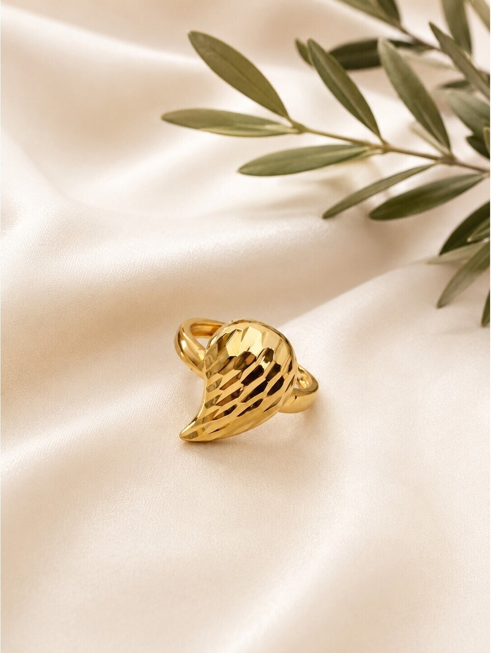 Loza Ring